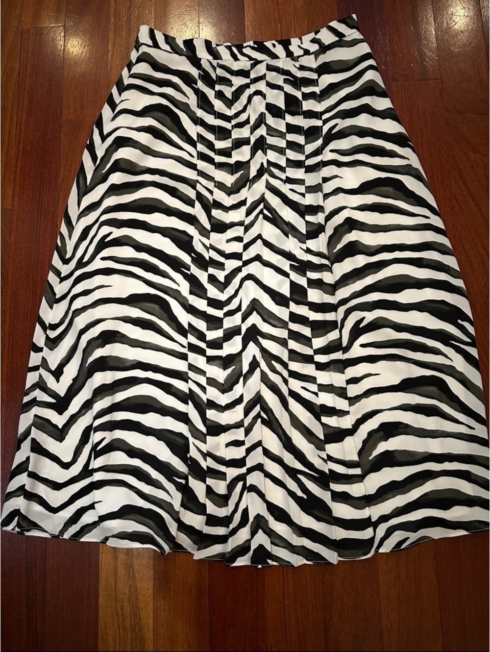 Banana Republic Black & White Zebra A-Line Skirt 29” long